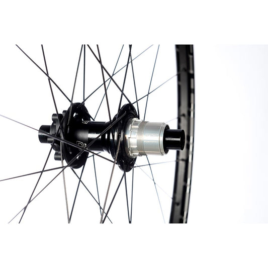 Stans No Tubes Podium SRD Wheel Rear 29 / 622 Holes: 28 12mm TA 148mm Disc IS 6-bolt SRAM XD-R